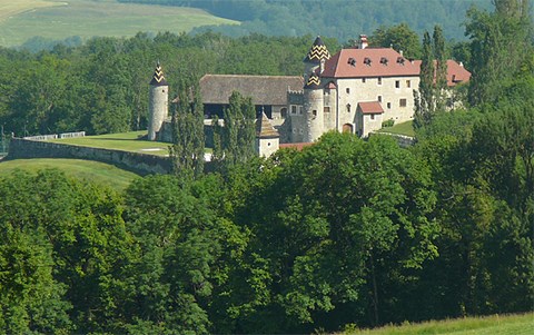 Notre demeure vue du chemin de compostelle